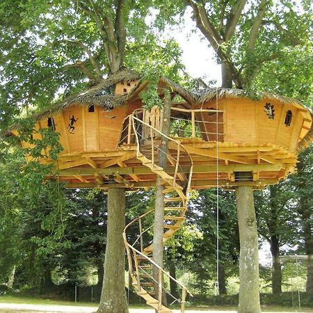 Insolite Dans Les Arbres Les Ormes, Epiniac Bed & Breakfast Dış mekan fotoğraf